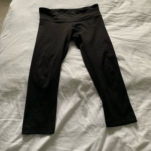 Lululemon crop black yoga pants